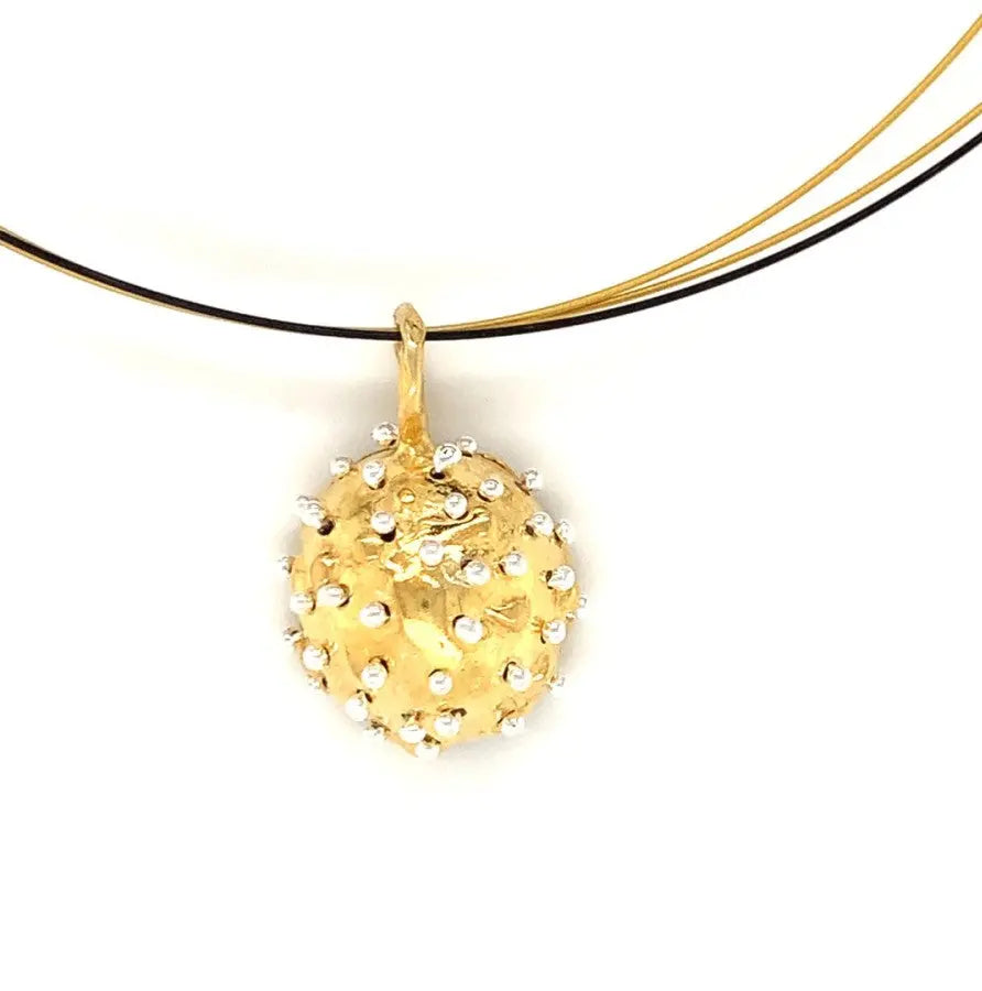 Dance of Stamens Necklace Midi, Gold Plated Pendant with Lapis Lazuli