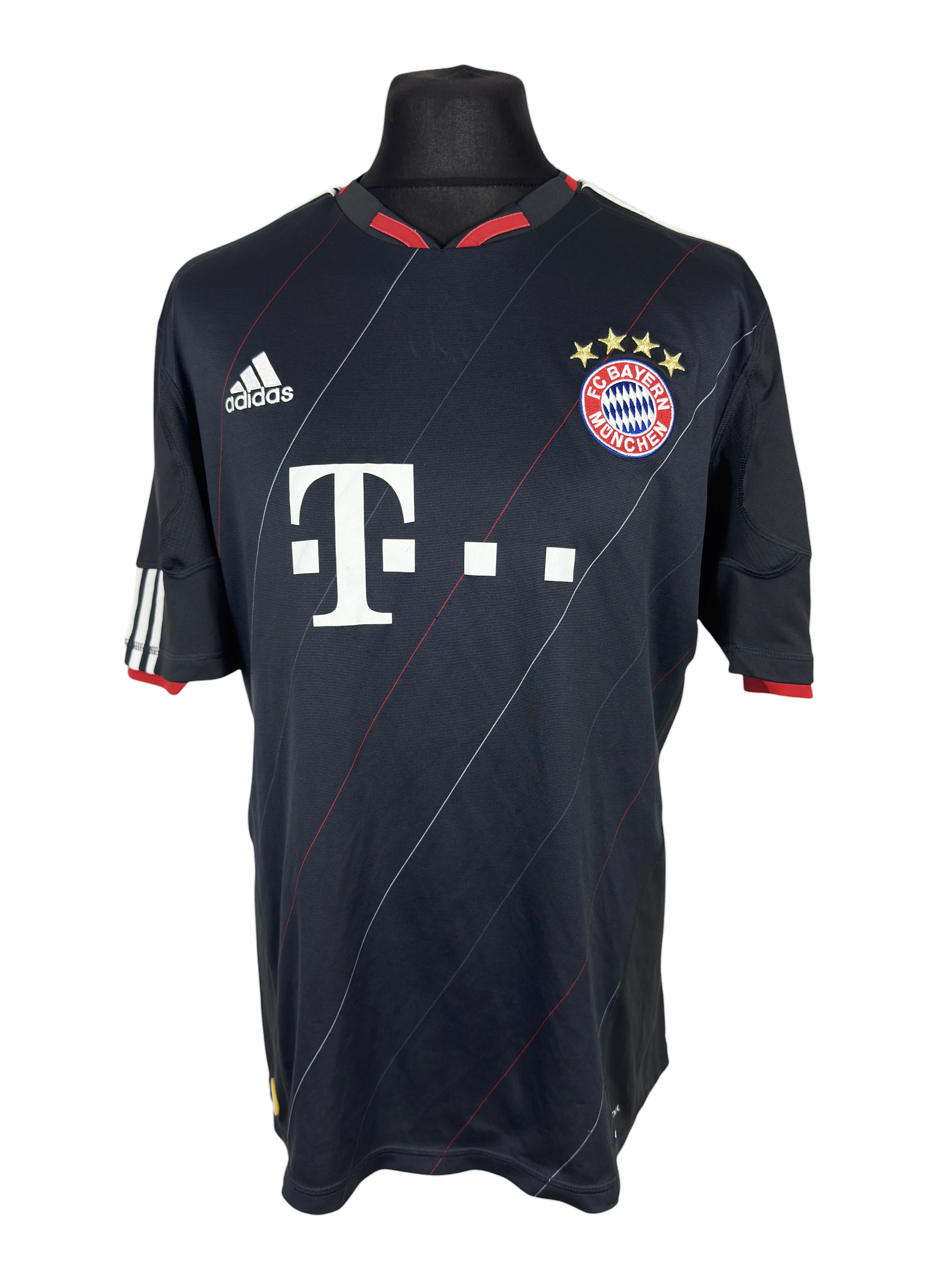 2010-11 Bayern Munich Third - Size L (M Fit)