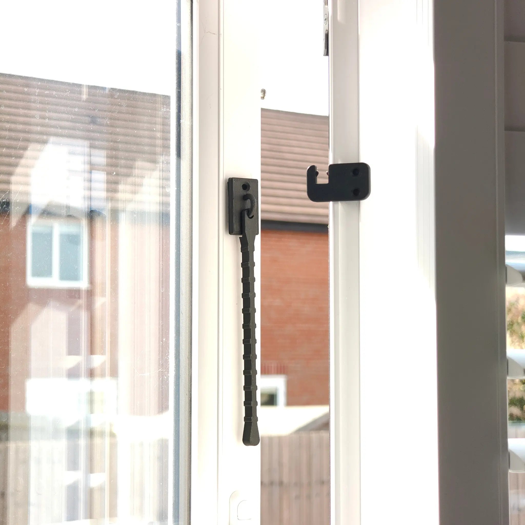 EasyBreeze Adjustable Window and Door Restrictor