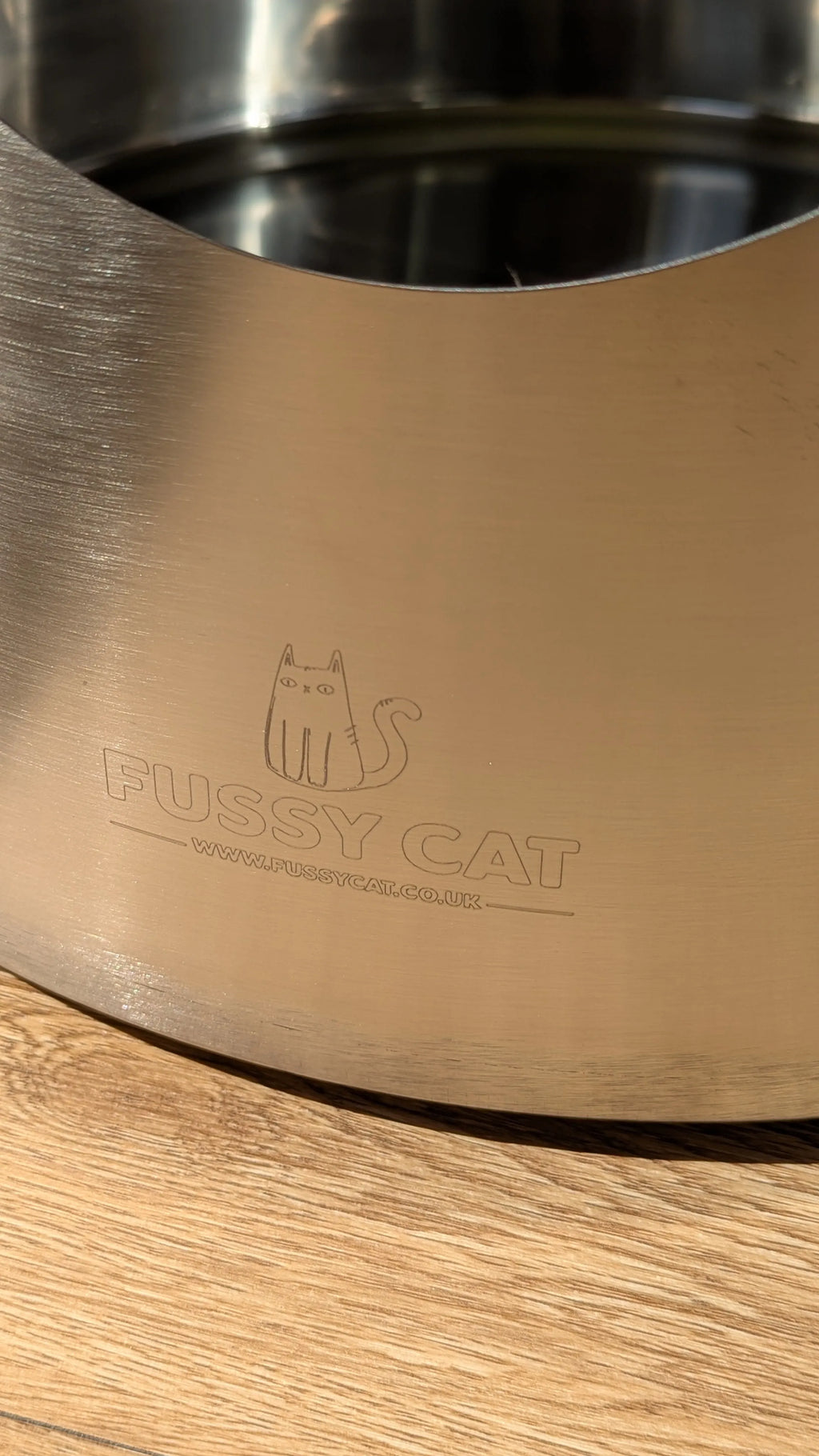 Fussy Cat - The Litter Box, 48 Litres. With Litter Mat & Scoop.