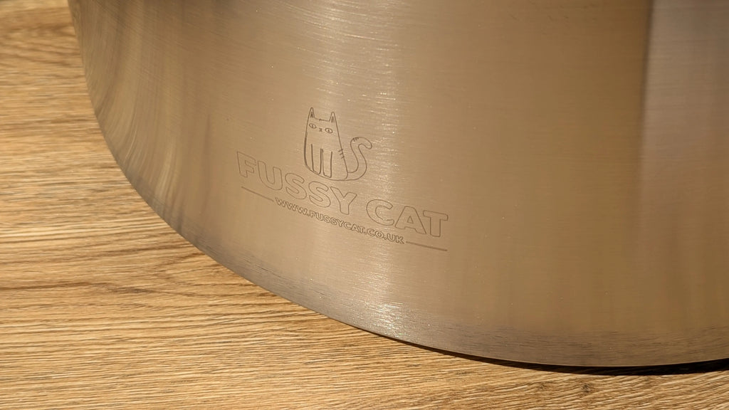 Fussy Cat - The Litter Box, 48 Litres. With Litter Mat & Scoop.