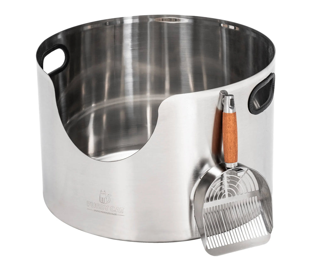 Fussy Cat - The Litter Box, 48 Litres. With Litter Mat & Scoop.