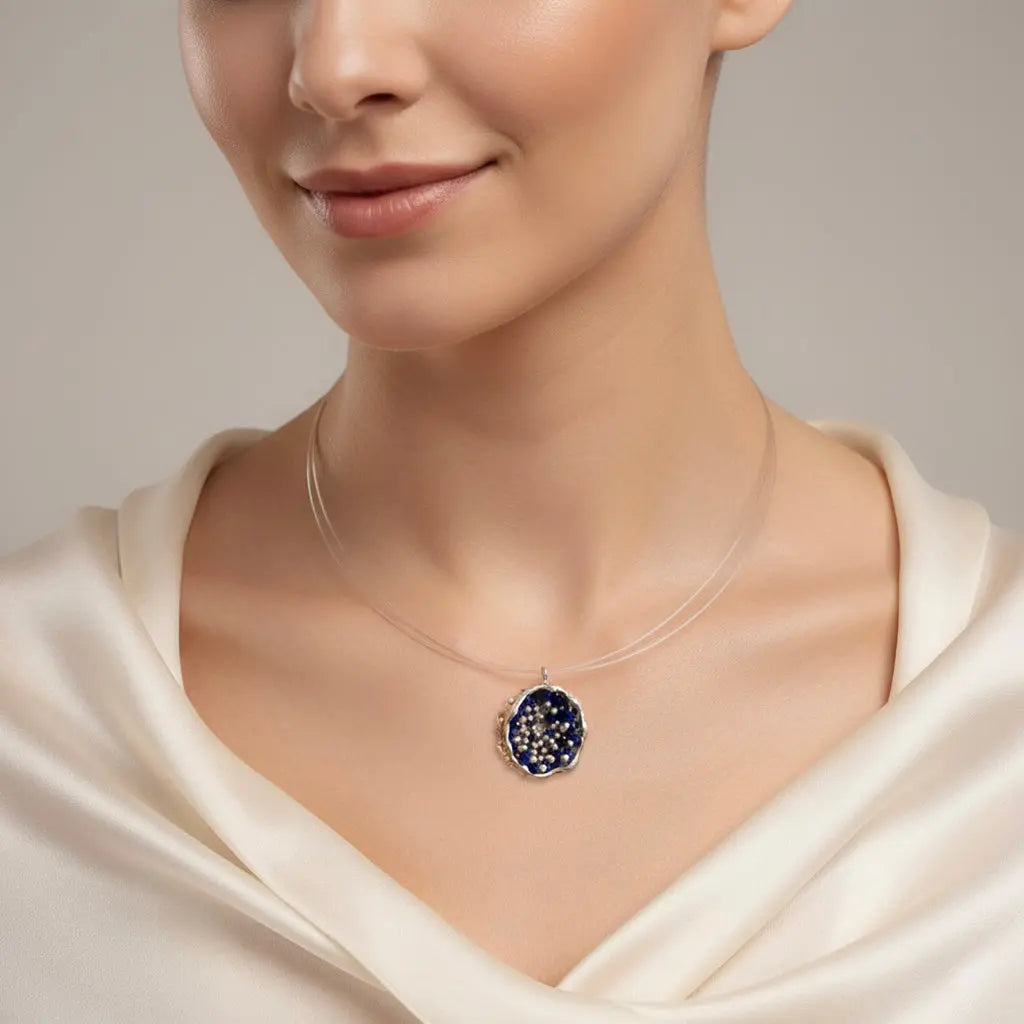 Dance of Stamens Necklace Midi, Gold Plated Pendant with Lapis Lazuli