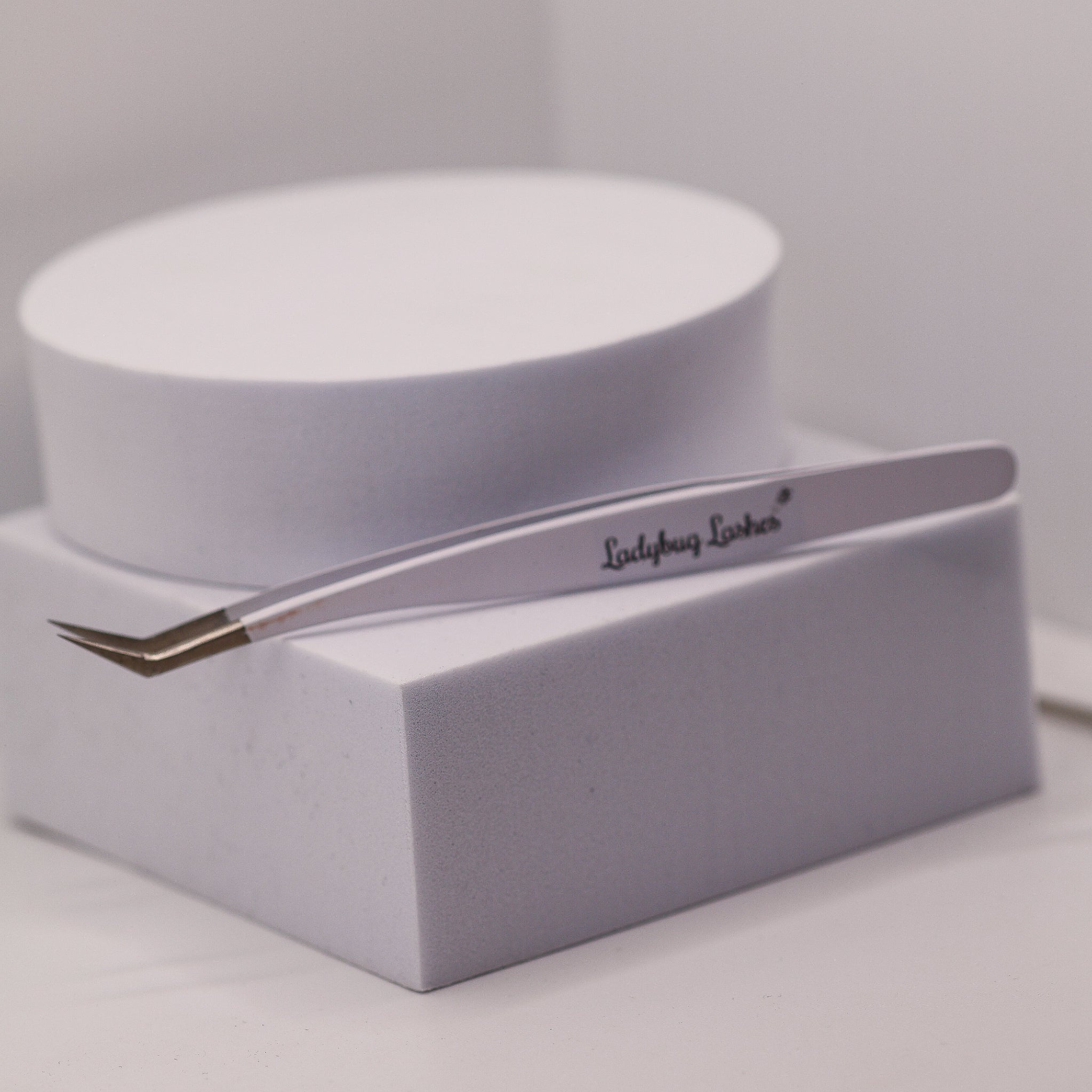 Angled Volume Tweezers Smooth Tip