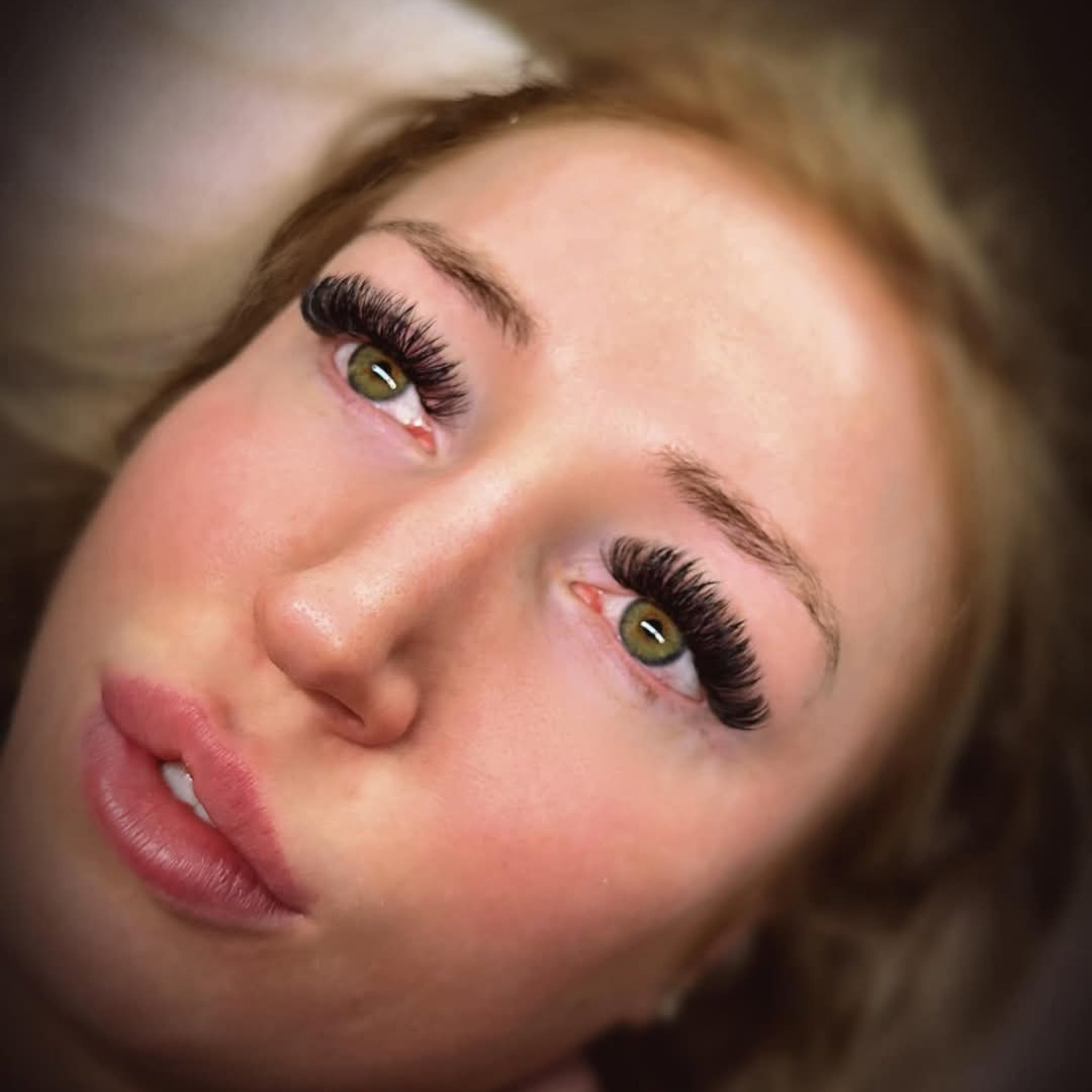 Platinum Volume Lashes 16 Row Mixed Tray