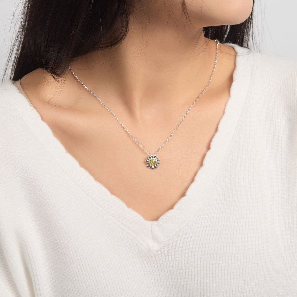 Daisy Necklace