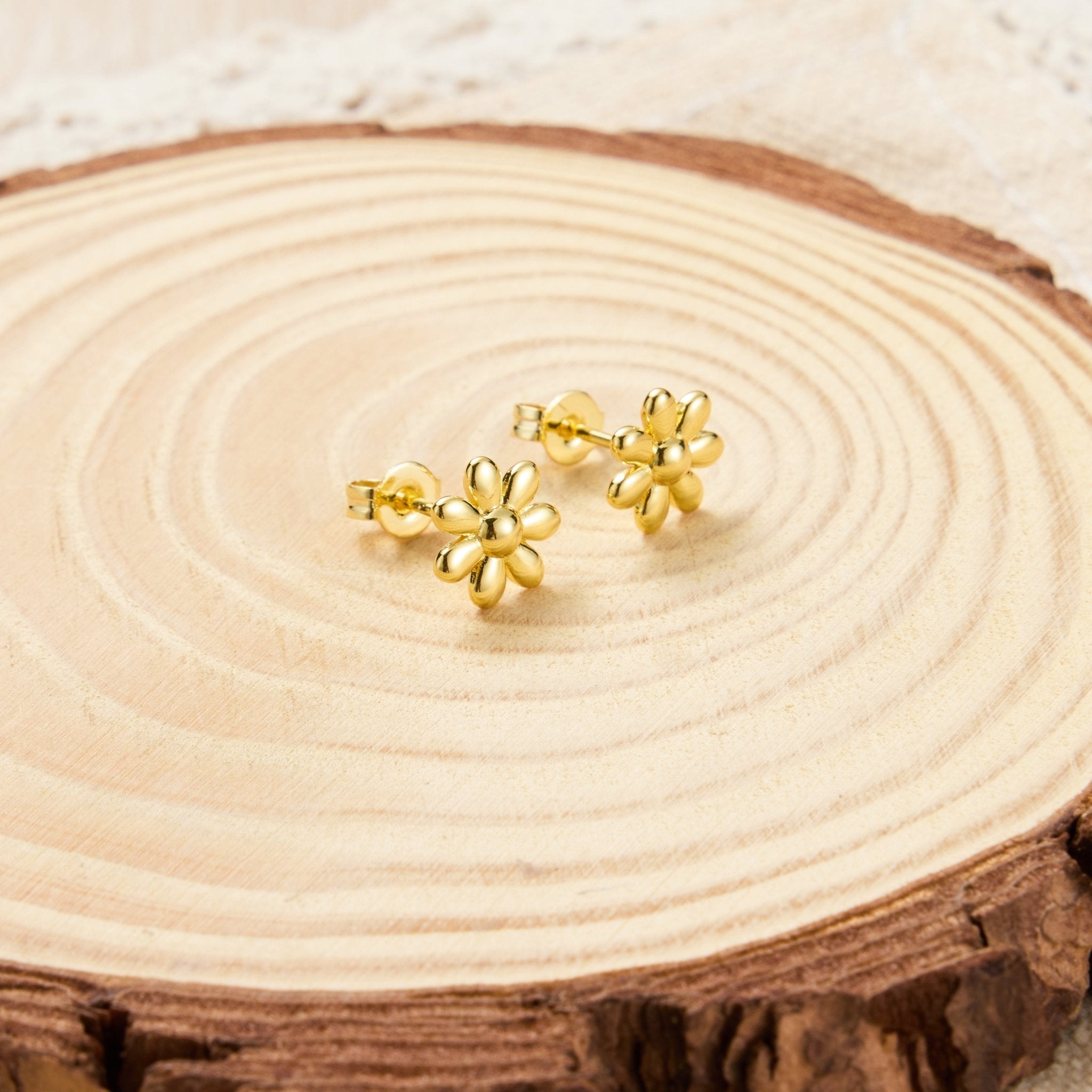 18k Gold Plated Daisy Earrings