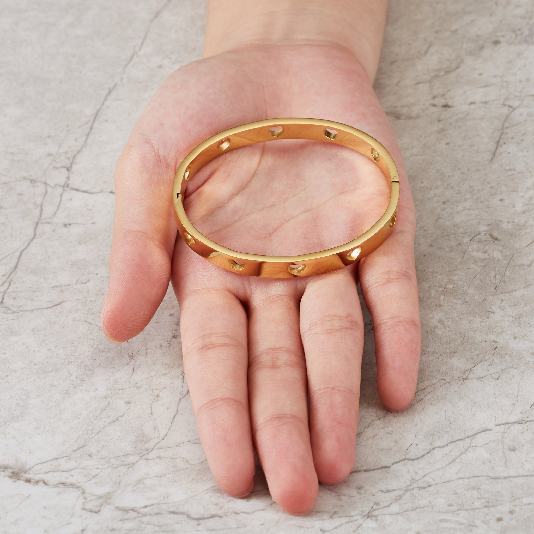 18k Gold Plated Stainless Steel Heart Bangle (7 Inch)