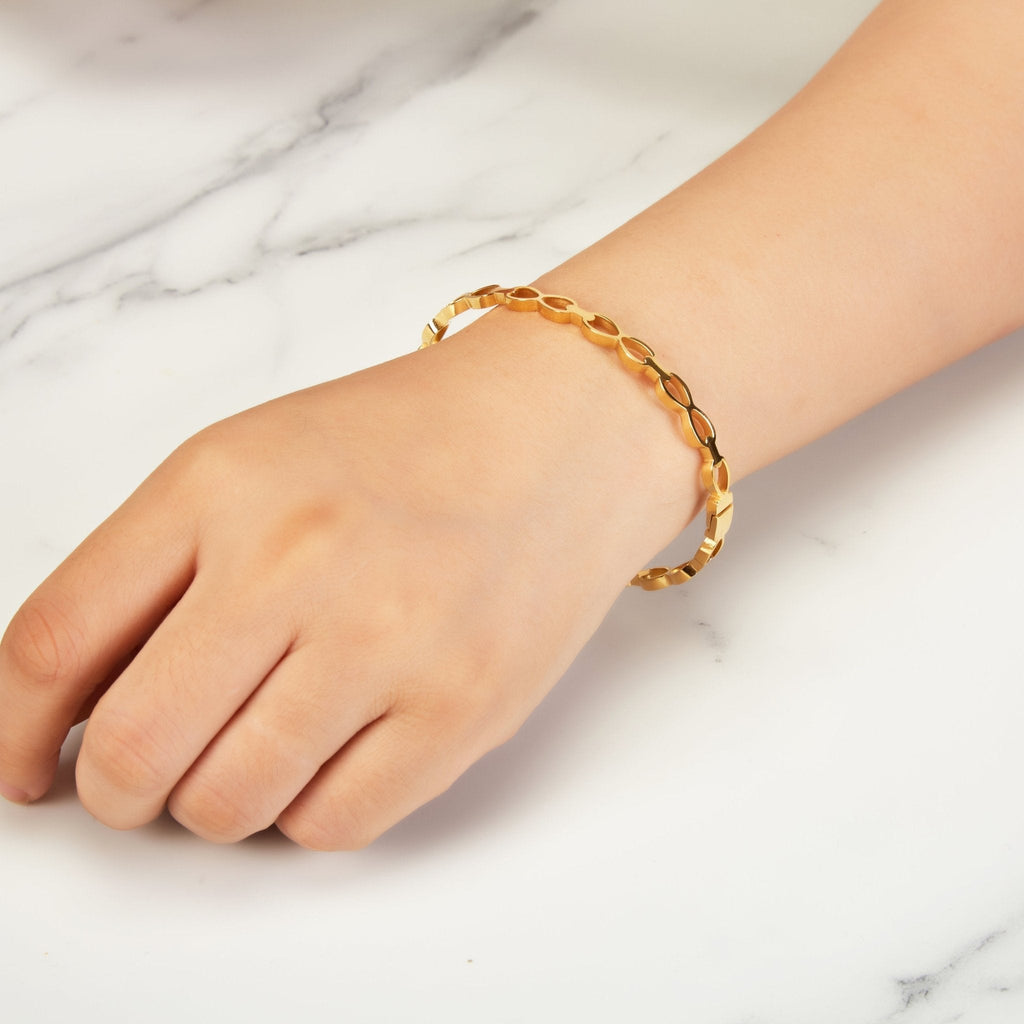 18k Gold Plated Stainless Steel Infinity Bangle (7 Inch)