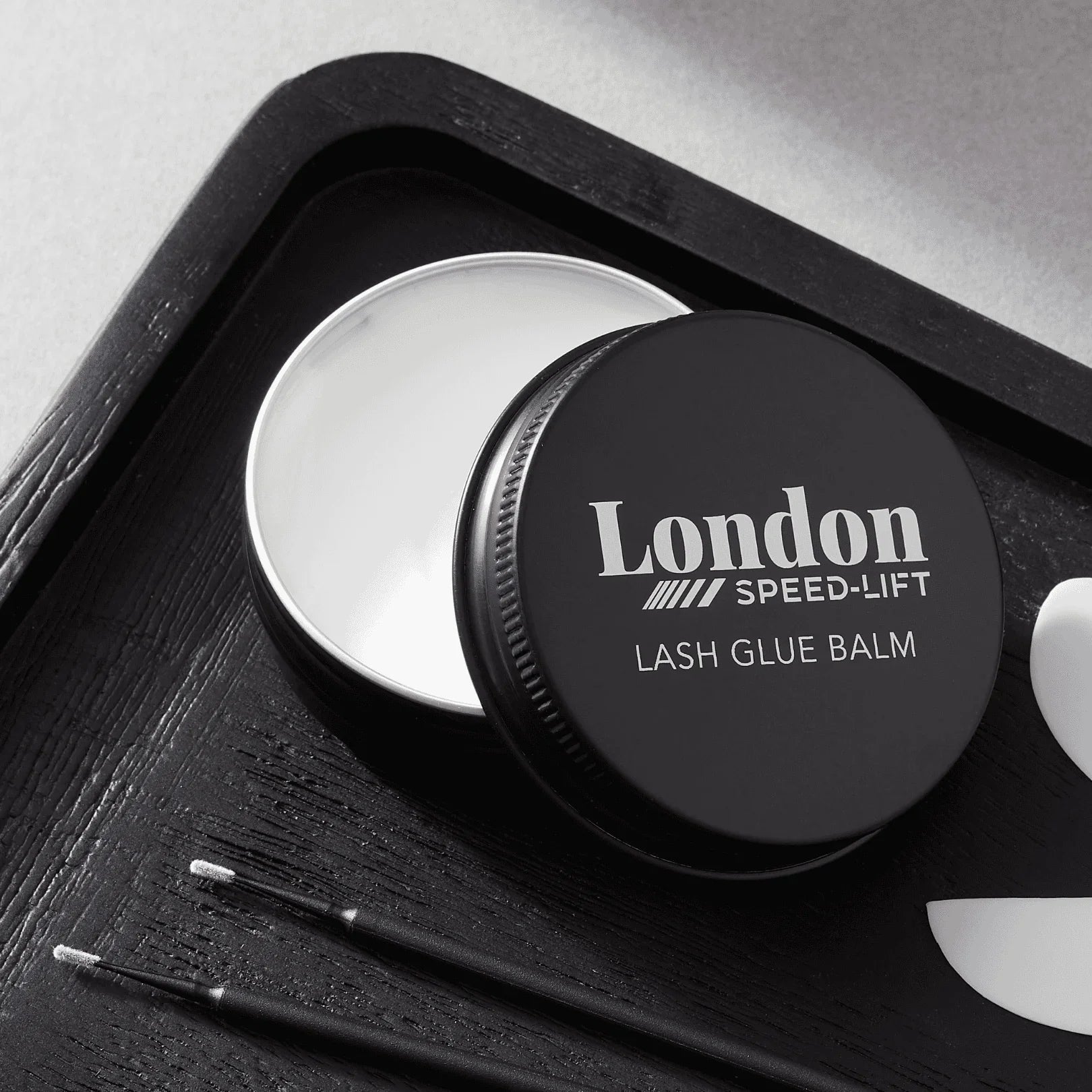 Maximum Hold Lash Lifting Glue Balm - Transparent