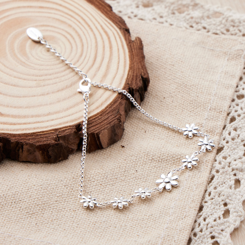 Silver Plated Daisy Bracelet