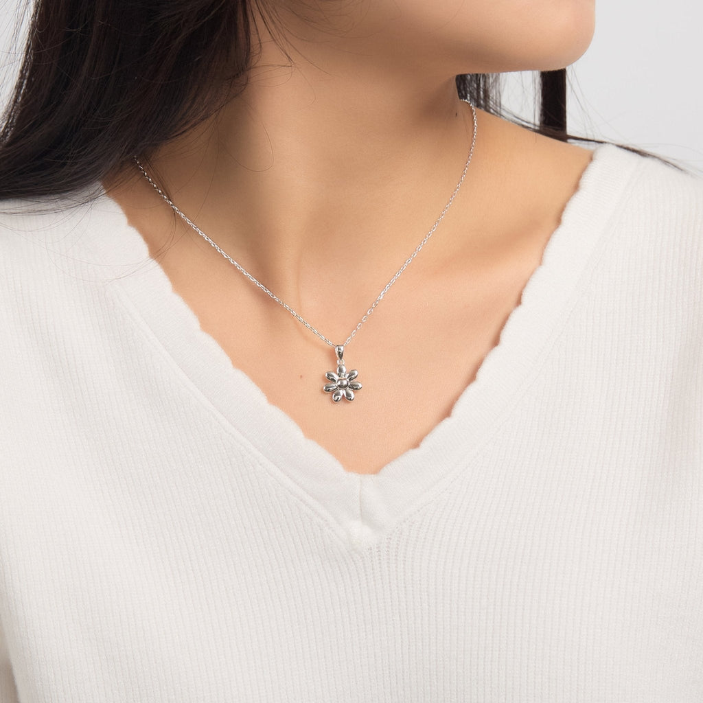 Silver Plated Daisy Necklace