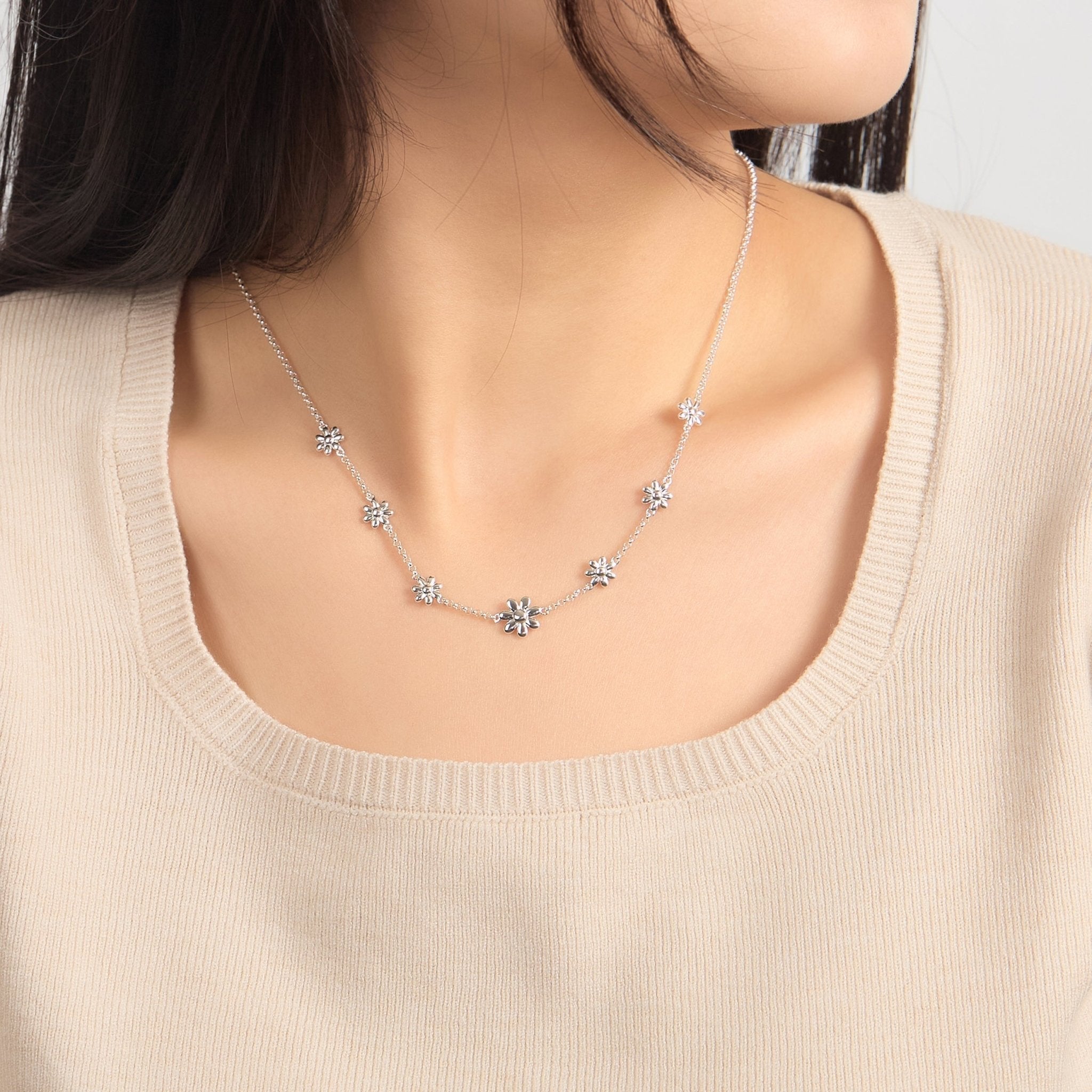 Silver Plated Multi Daisy Necklace